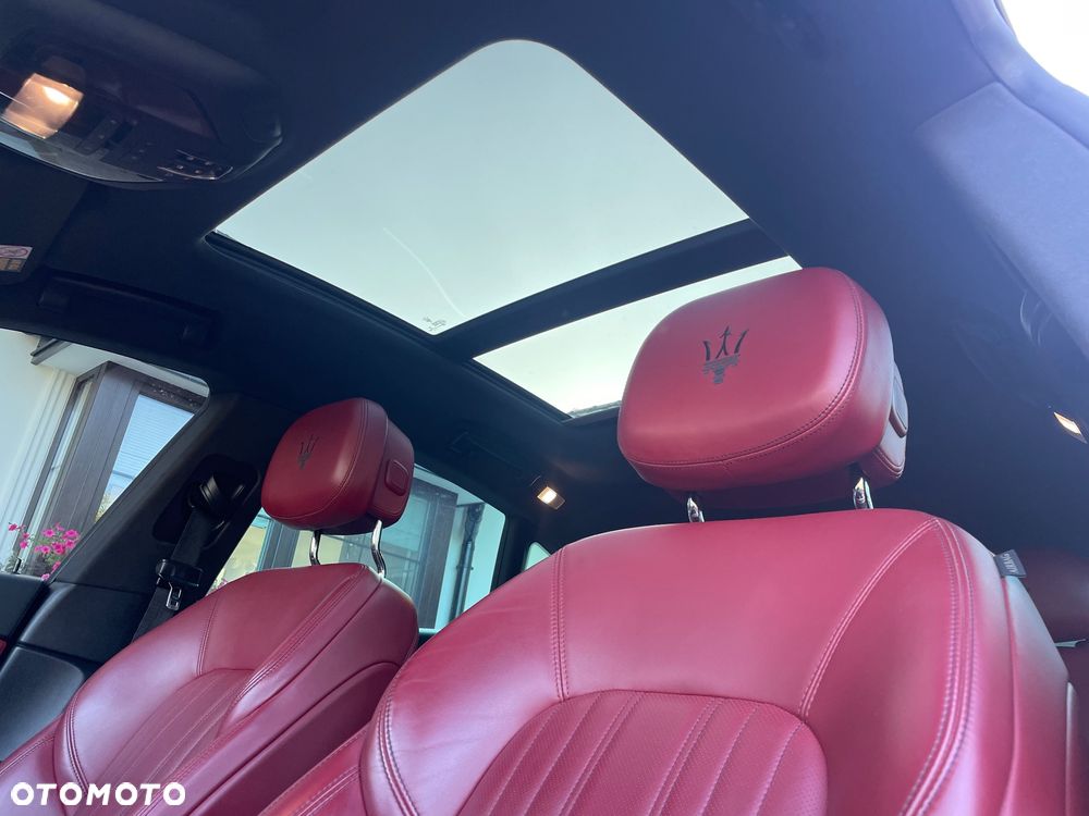 Maserati Levante - 12