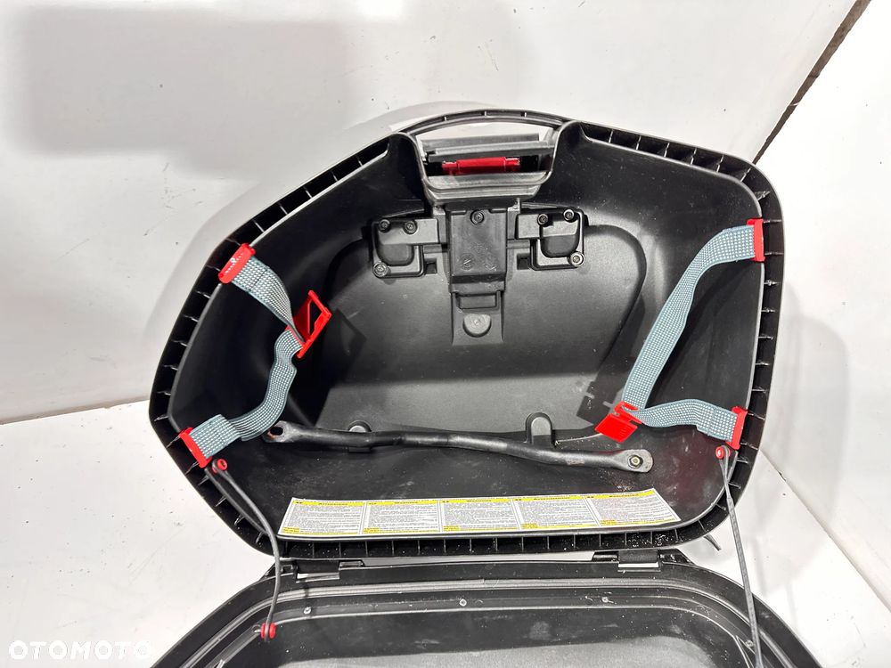 Kufer kufry kpl. Suzuki Gladius SFV 650 Givi V47 - 16