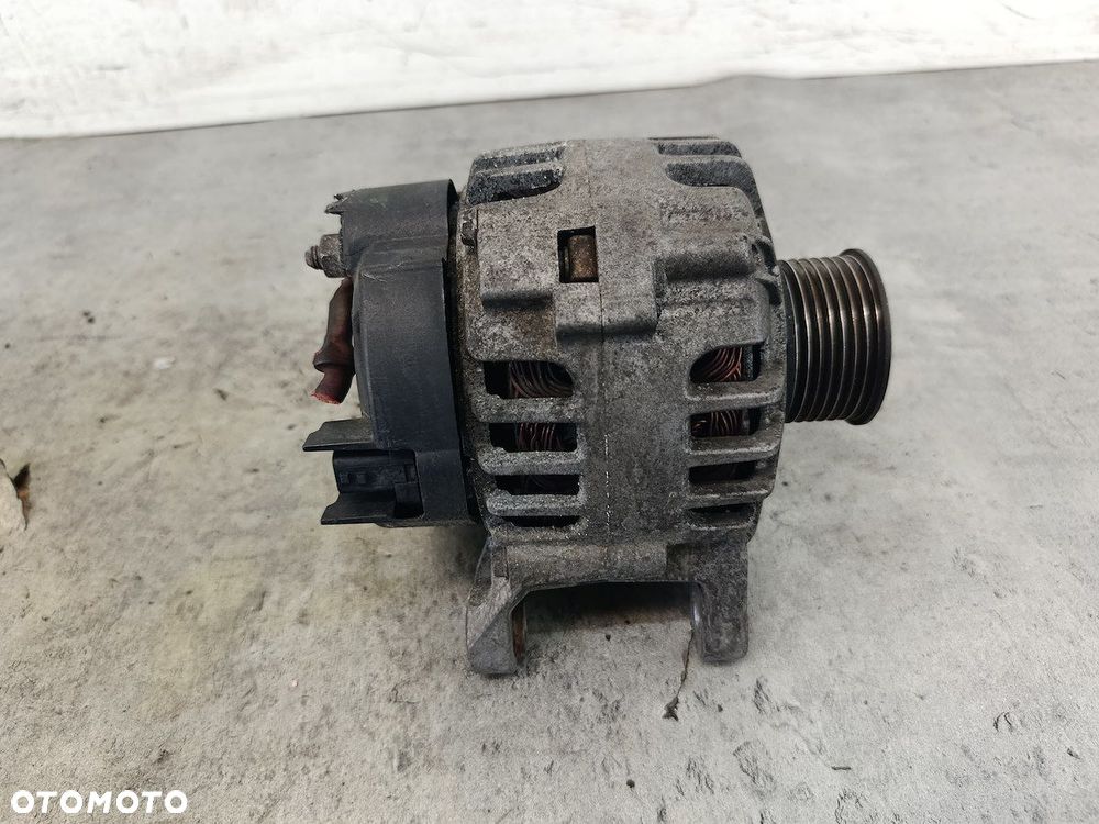 ALTERNATOR RENAULT CLIO III 8200654541 TG9B042  2543509A  VALEO 1.2 - 4