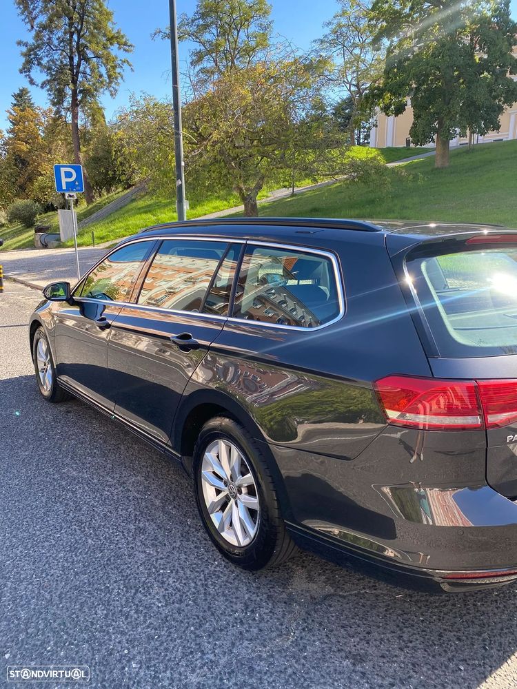 VW Passat Variant 2.0 TDi Confortline - 9