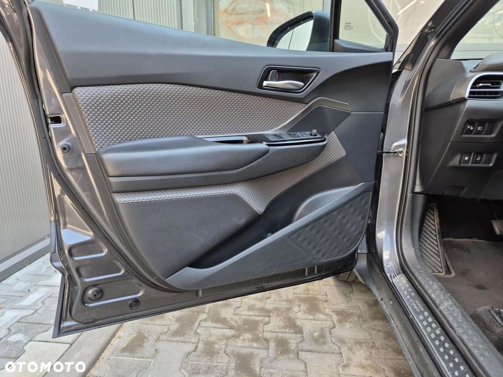 Toyota C-HR 2.0 Hybrid Executive - 11