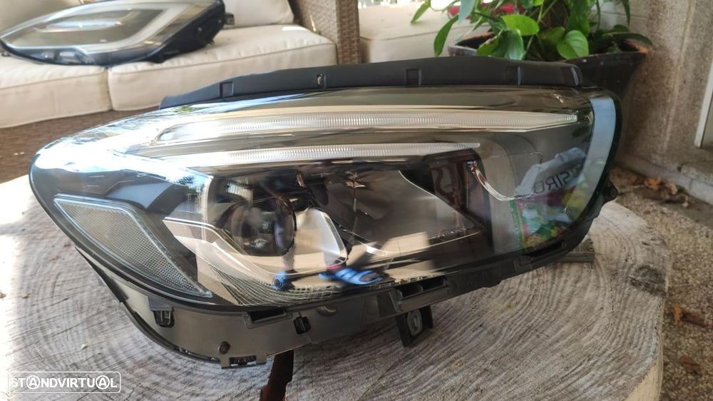 farol direito Mercedes B w247 full Led Performance - 1