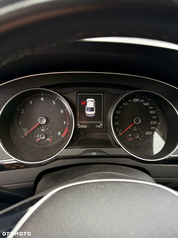 Volkswagen Passat - 14