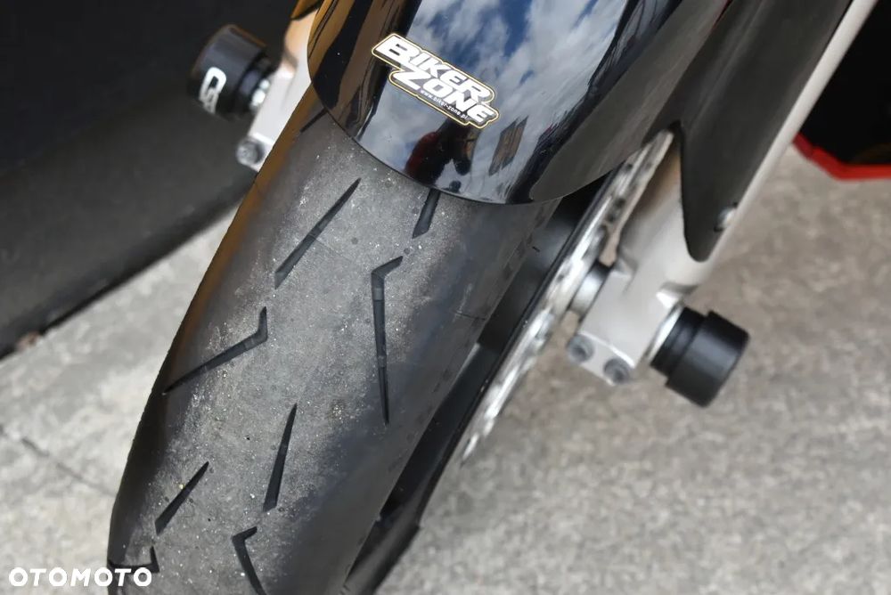 Suzuki GSX-R - 25