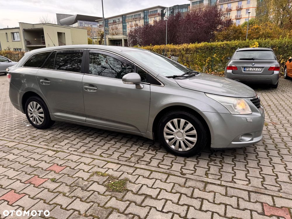 Toyota Avensis - 18
