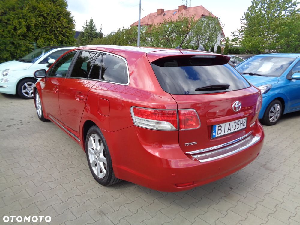 Toyota Avensis 2.0 D-4D Sol Premium - 2