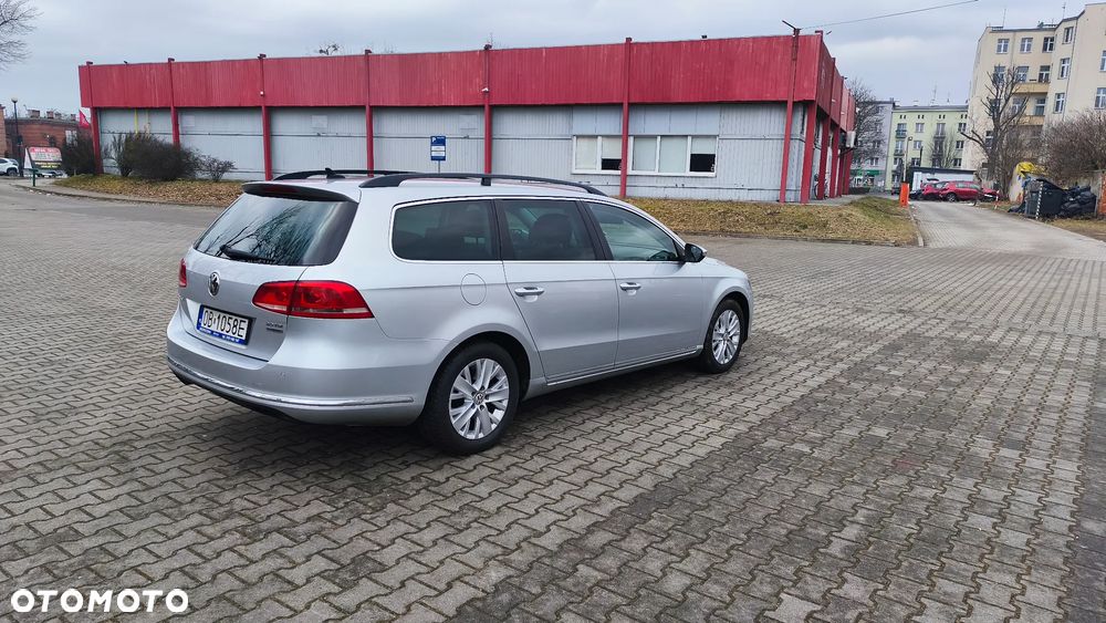 Volkswagen Passat 2.0 TDI BlueMotion Technology Comfortline - 4