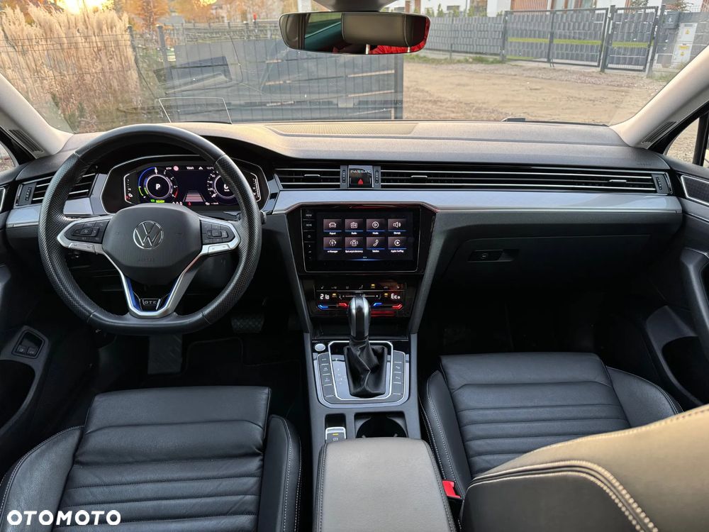 Volkswagen Passat - 30