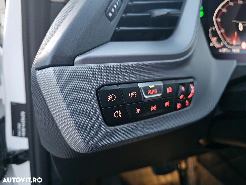 BMW Seria 1 120i AT - 17