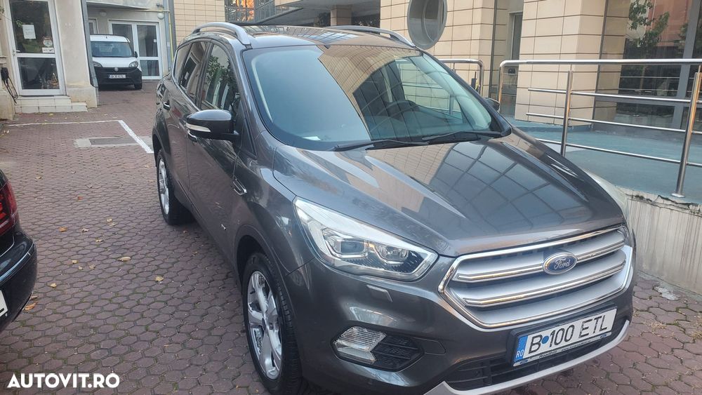 Ford Kuga - 1