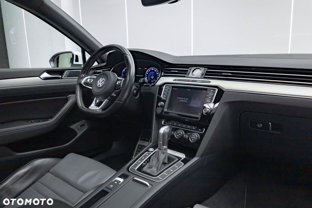 Volkswagen Passat 2.0 TDI SCR (BlueMotion Tech) 4Motion D Highline - 29