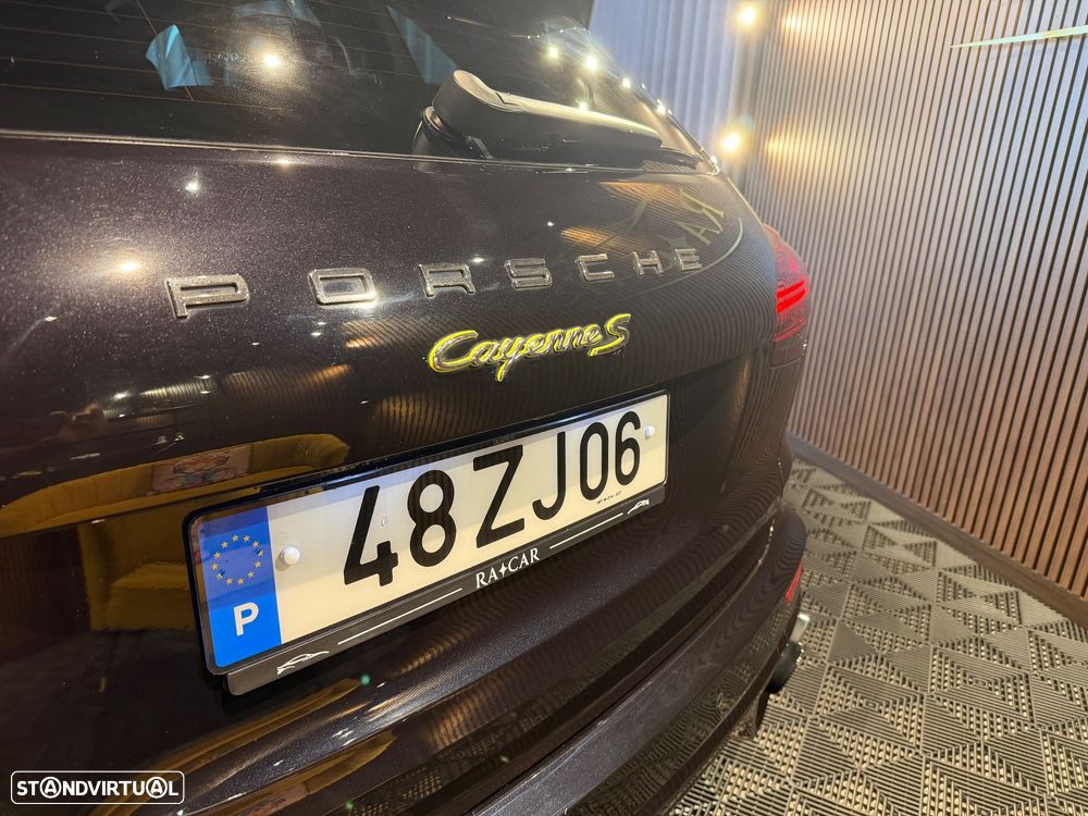 Porsche Cayenne S E-Hybrid Platinum Edition - 16