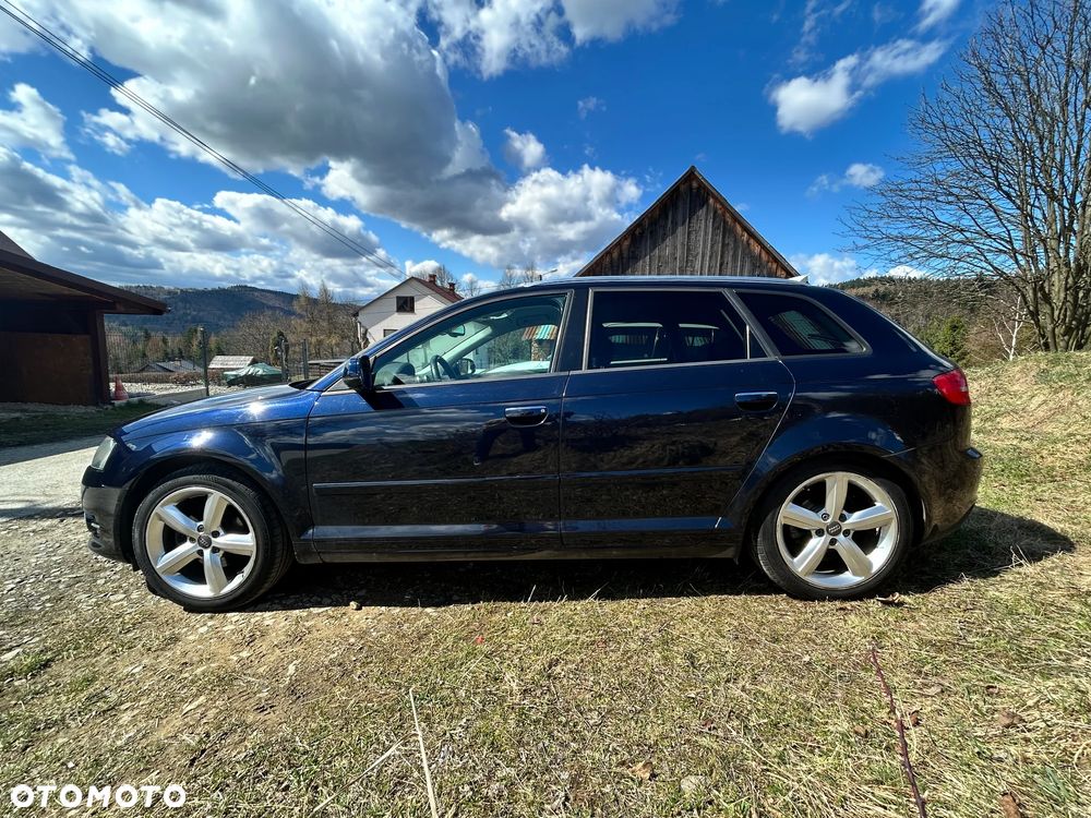 Audi A3 Sportback 1.6 TDI DPF Ambiente - 4
