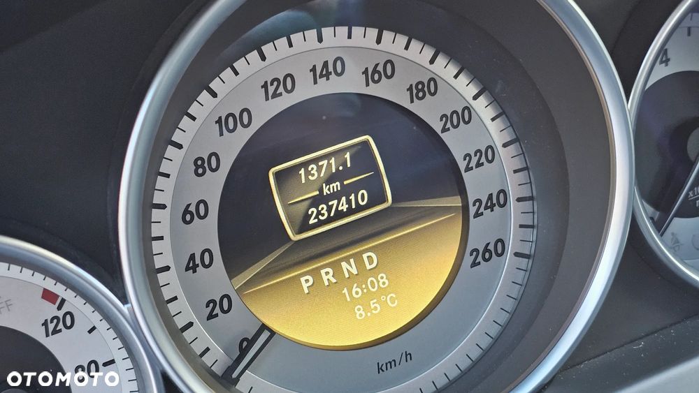 Mercedes-Benz Klasa C 180 BlueEFFICIENCY 7G-TRONIC - 18