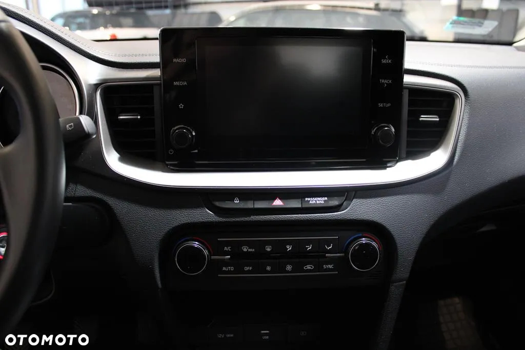 Kia Ceed 1.5 T-GDI M - 13