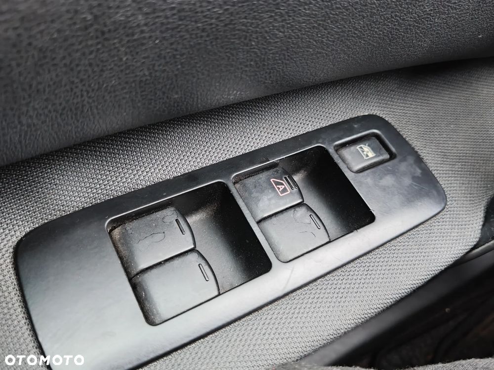 Nissan Qashqai 2.0 4 x 4 visia - 21