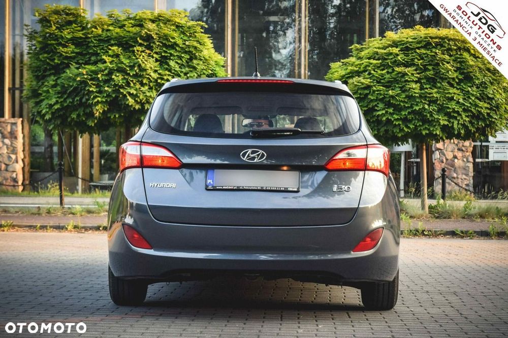 Hyundai i30 1.6 D Style - 14