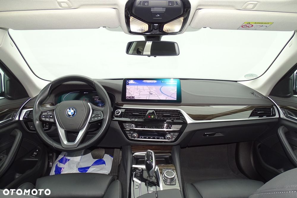 BMW Seria 5 530e xDrive Luxury Line sport - 34