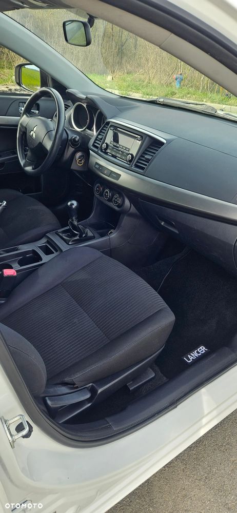 Mitsubishi Lancer 1.6 Inform - 12