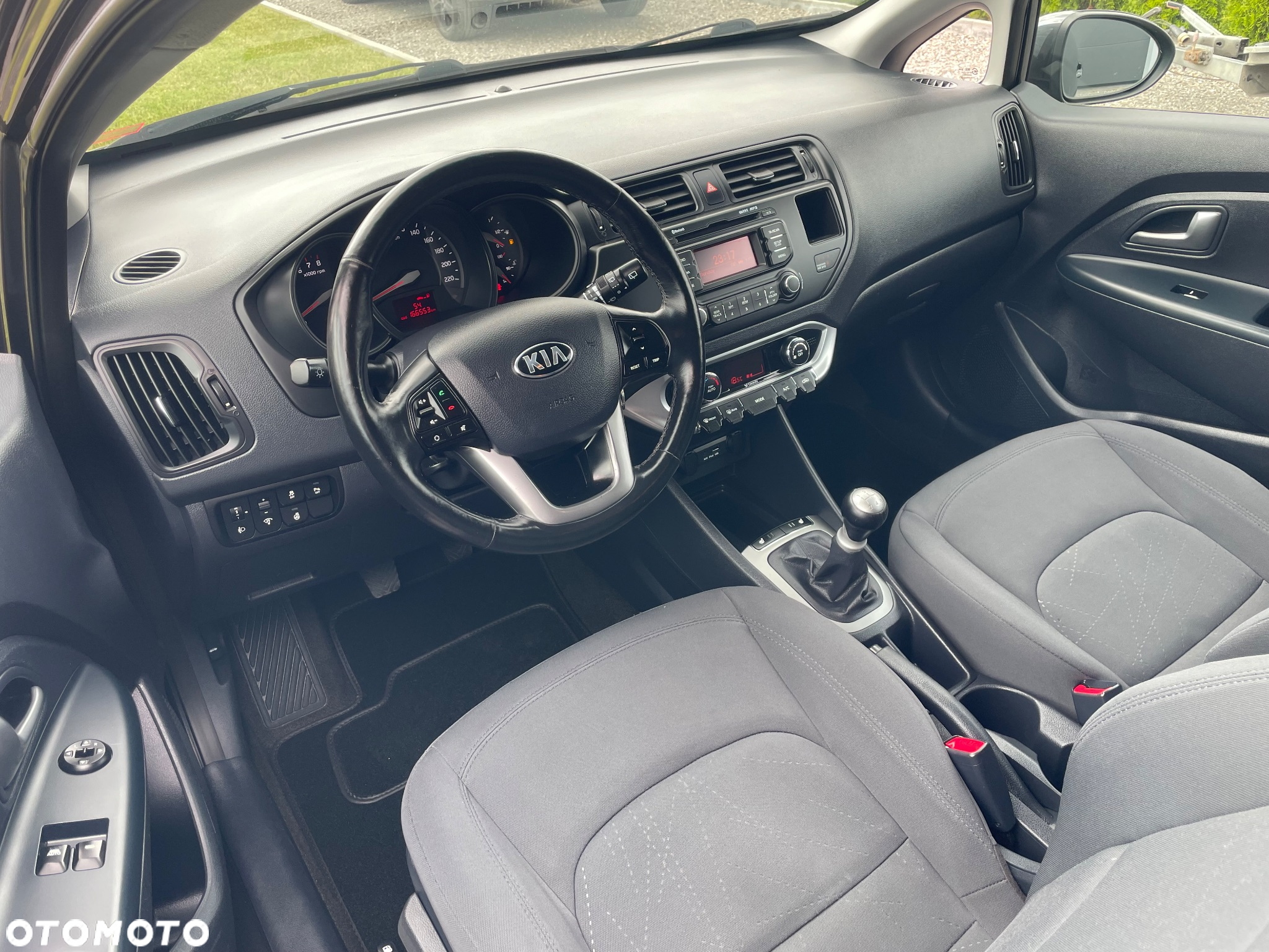 Kia Rio 1.2 Fifa World Cup Edition - 9