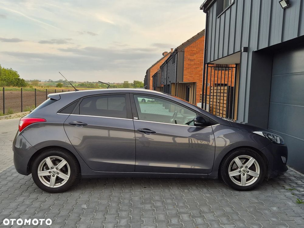 Hyundai i30 1.6 GDI Premium - 24