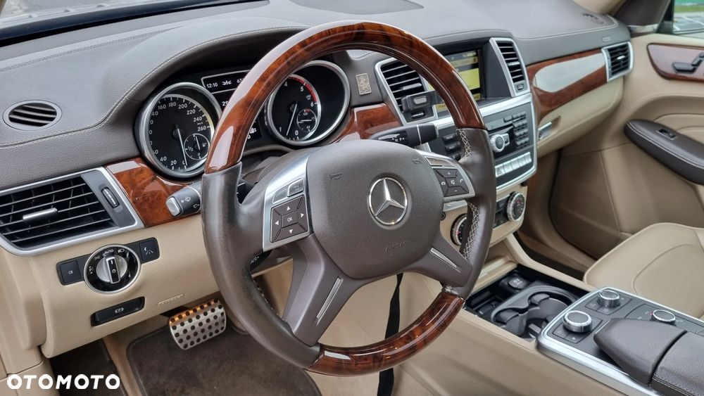 Mercedes-Benz ML - 15