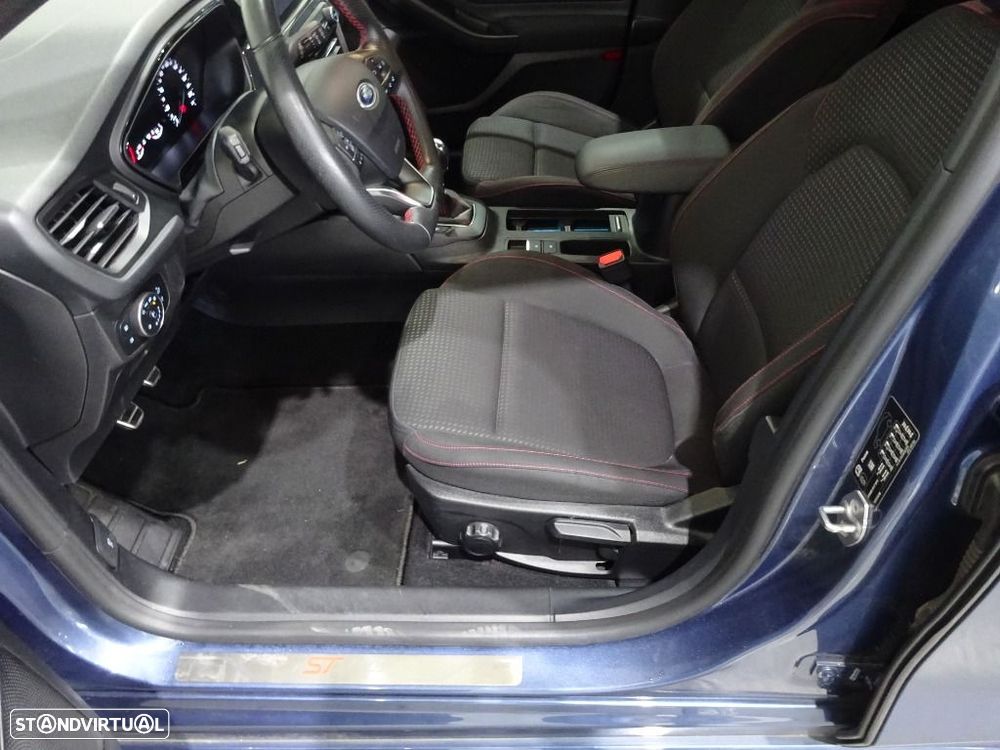 Ford Focus 1.5 TDCi ECOBlue Titanium - 11