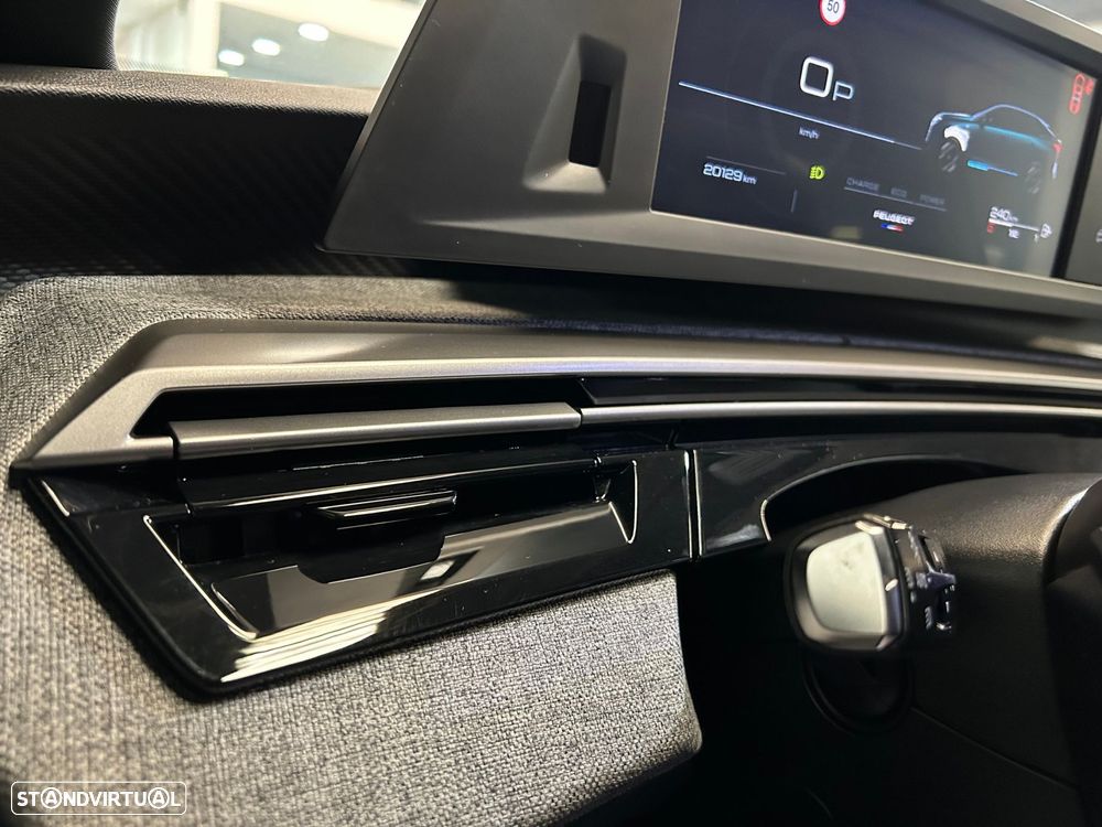 Peugeot 3008 1.2 Hybrid Allure e-DCS6 - 38