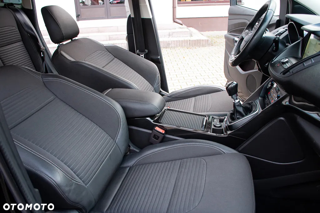 Ford Kuga 1.5 EcoBoost TITANIUM - 11