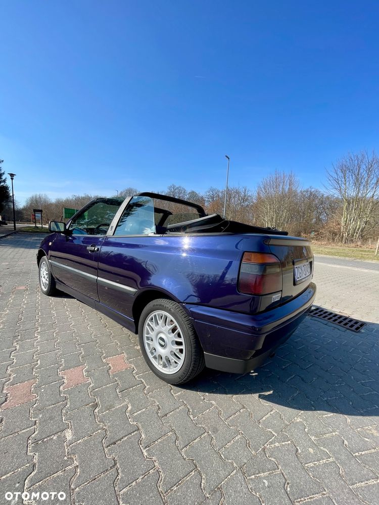 Volkswagen Golf 1.8 GL - 10