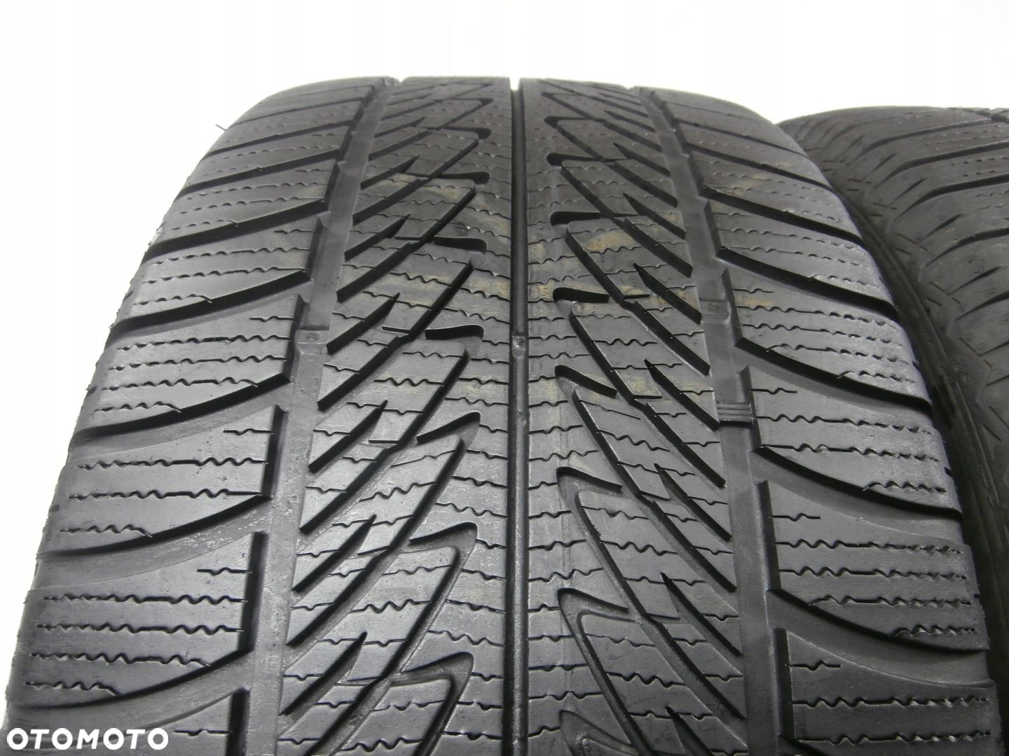 2X 285/45R20 GOODYEAR ULTRAGRIP 8 PERFORMANCE - 2