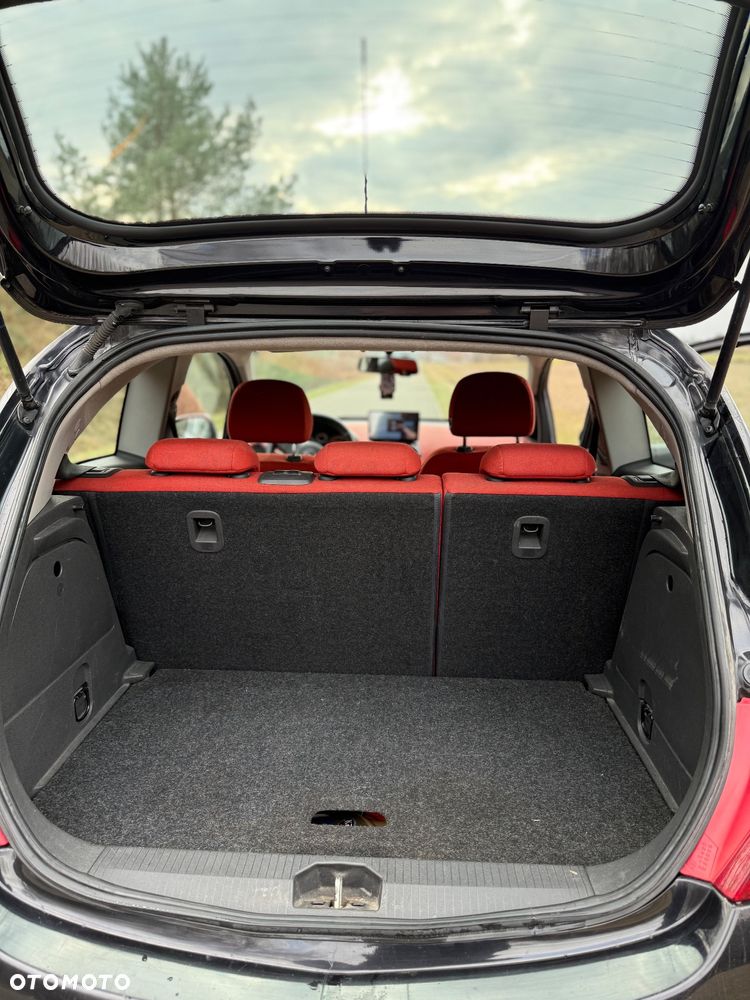 Opel Corsa 1.4 16V Cosmo - 15