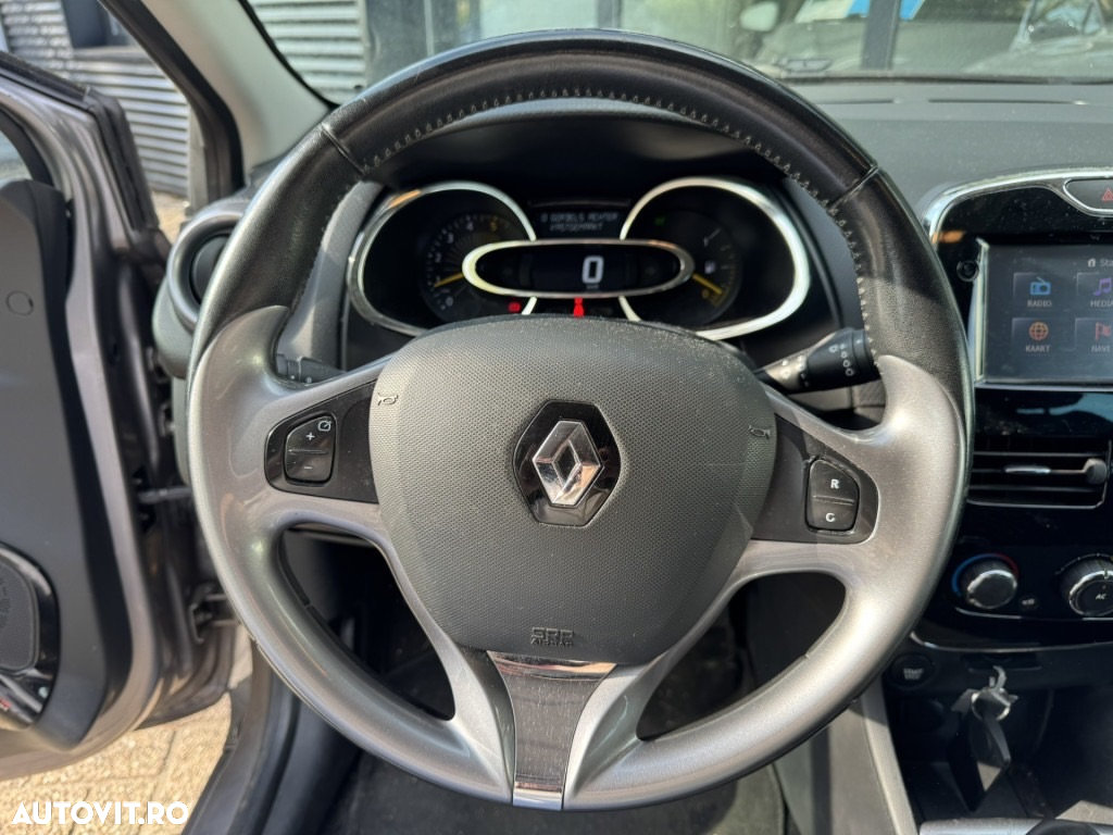 Renault Clio - 9