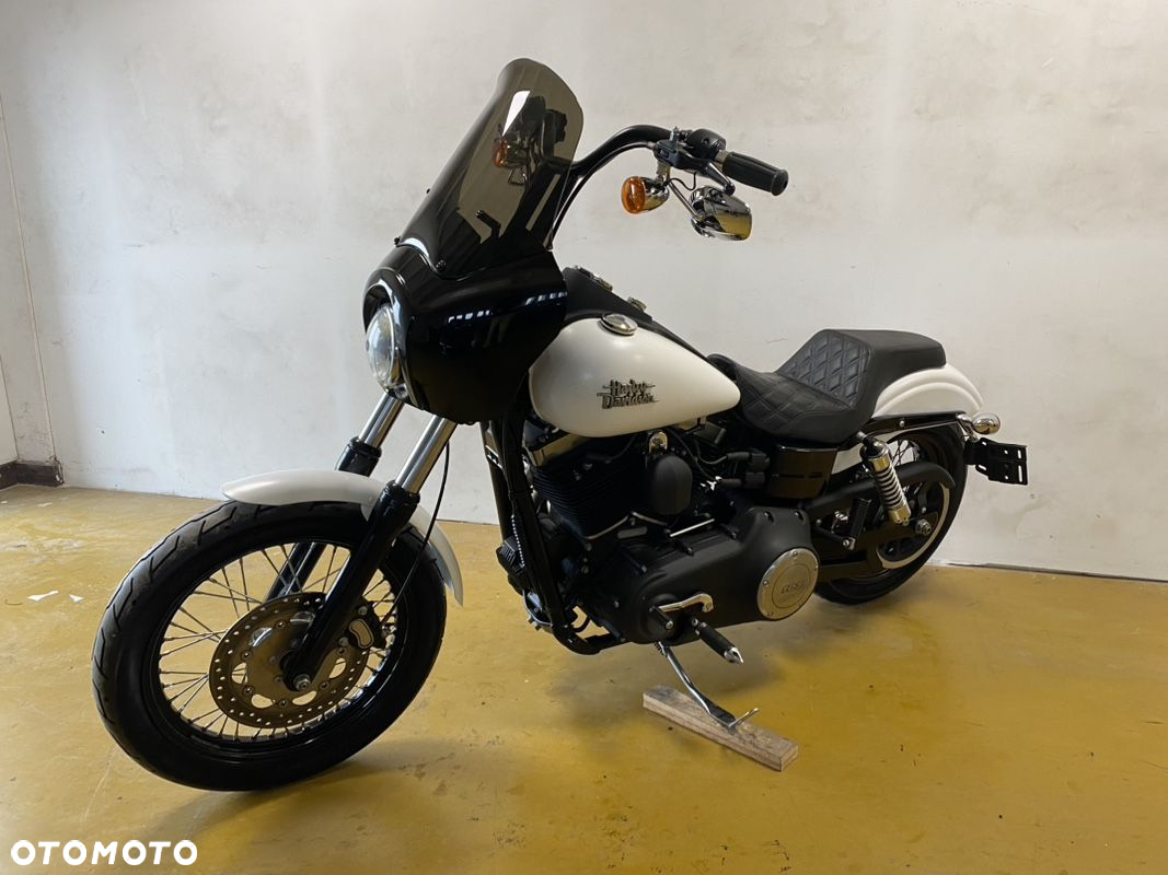 Harley-Davidson Dyna Street Bob - 17