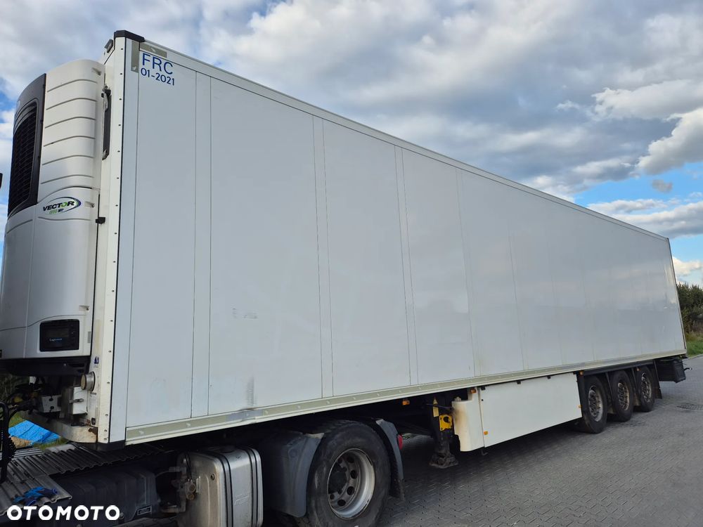 Schmitz Cargobull Vector 1950 MULTITEMPERATURA NOWE OPONY 100% / ŚCIANA GRODZIOWA / DOPPEL STOCK / BELKI / PODNOSZONA OŚ / z Niemiec / 2015 / CARRIER CHŁODNIA CHLODNIA LODÓWKA PODWÓJNY ZAŁADUNEK PIĘTROWA - 28
