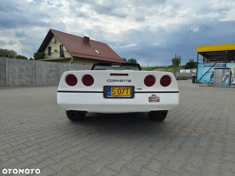 Chevrolet Corvette - 4