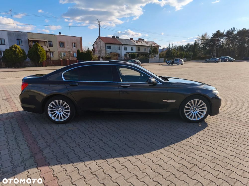 BMW Seria 7 750Li - 18