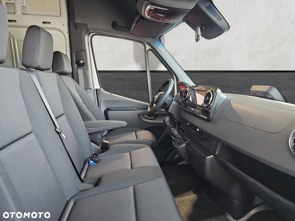 Mercedes-Benz SPRINTER 317 CDI FURGON PRO L2H2 - 14