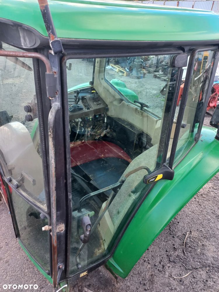 Kabina John Deere 6110 se  licznik,sterownik,ehr,komputer,wiązka elektryczna,plastiki,nawiewy,instalacja elektryczna,dach,kompletna kabina,nawiewy,orbitrol,pompka sprzęgła,pompka hamulcowa, - 1