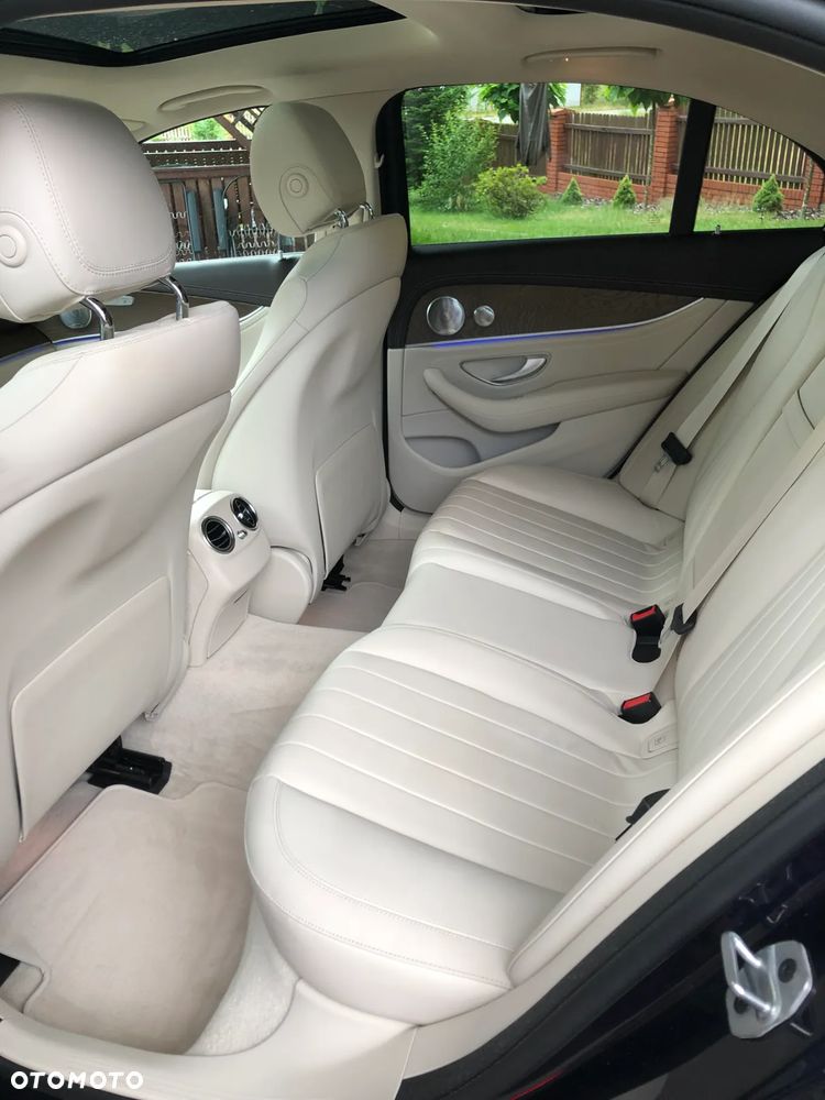 Mercedes-Benz Klasa E 220 d 4-Matic 9G-TRONIC - 7