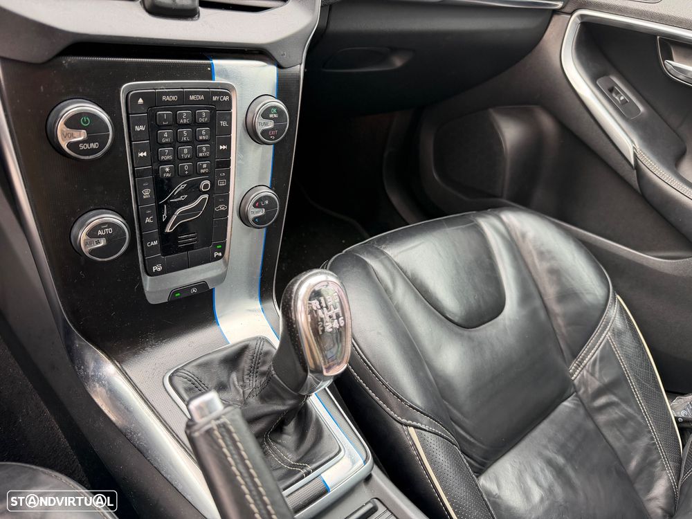 Volvo V40 D2 R Design - 12