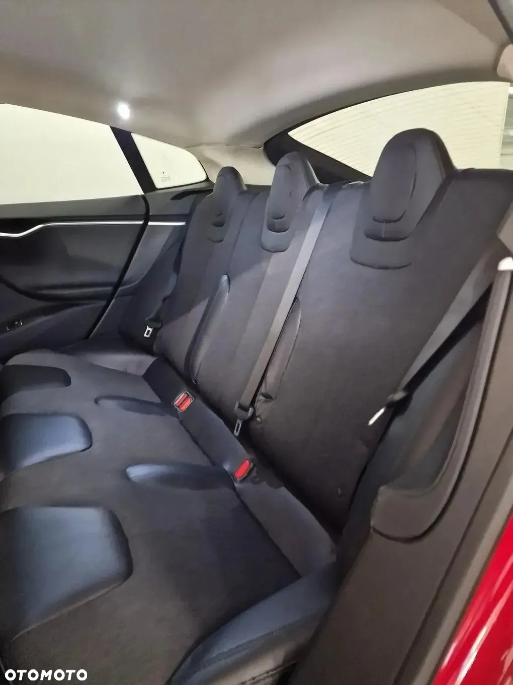 Tesla Model S 85 - 18