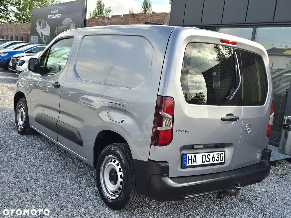 Opel COMBO - 11