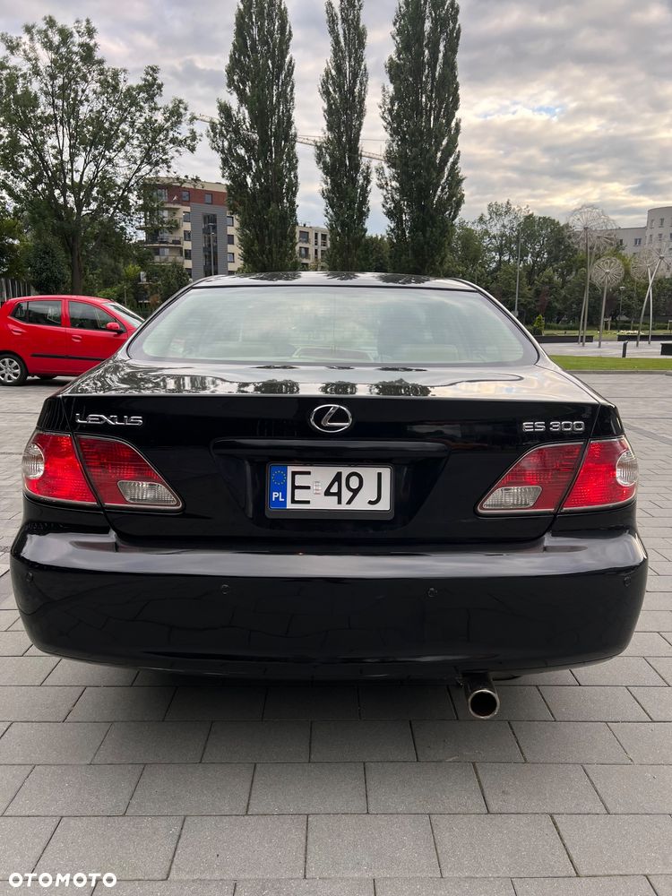 Lexus ES - 9
