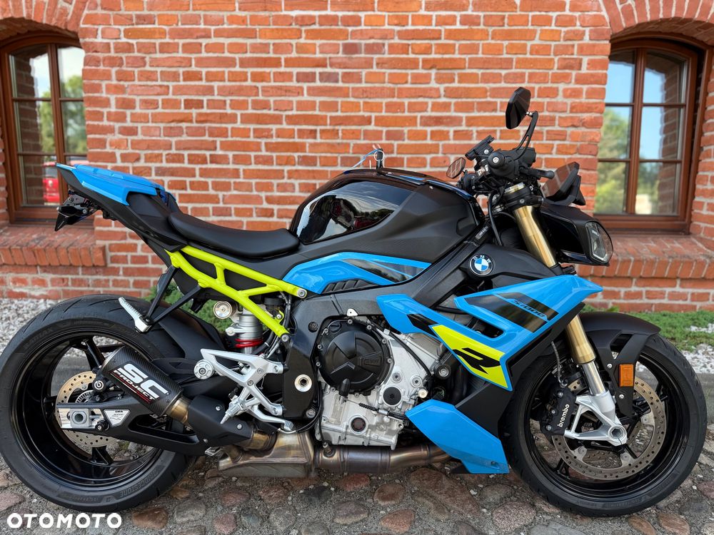 BMW S - 1