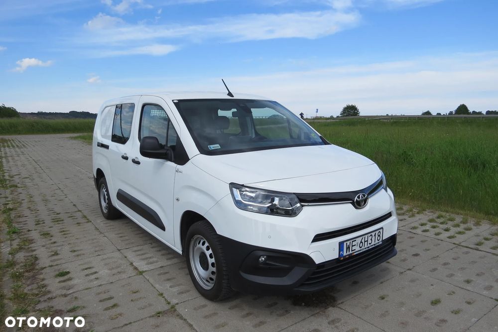 Toyota Proace City 1.2 D-4t 130km A/t Long Brygadówka - 1