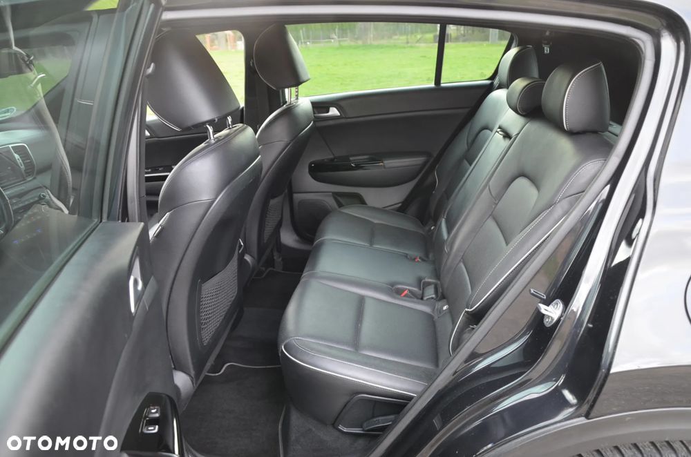 Kia Sportage 2,0 CRDI AWD GT Line - 38