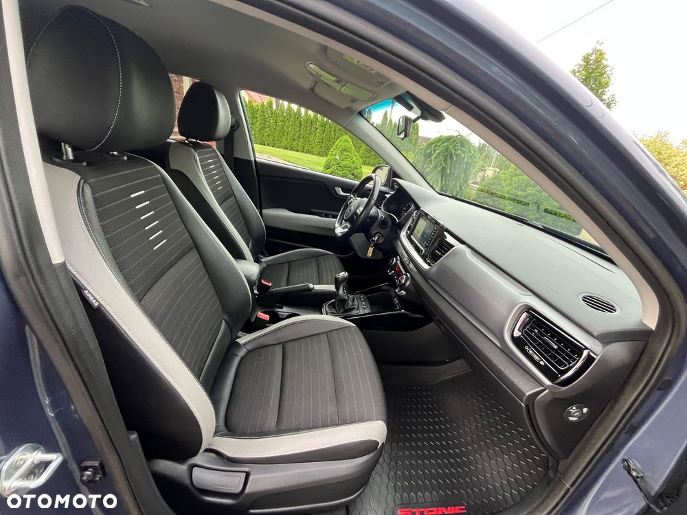 Kia Stonic 1.4 L - 21