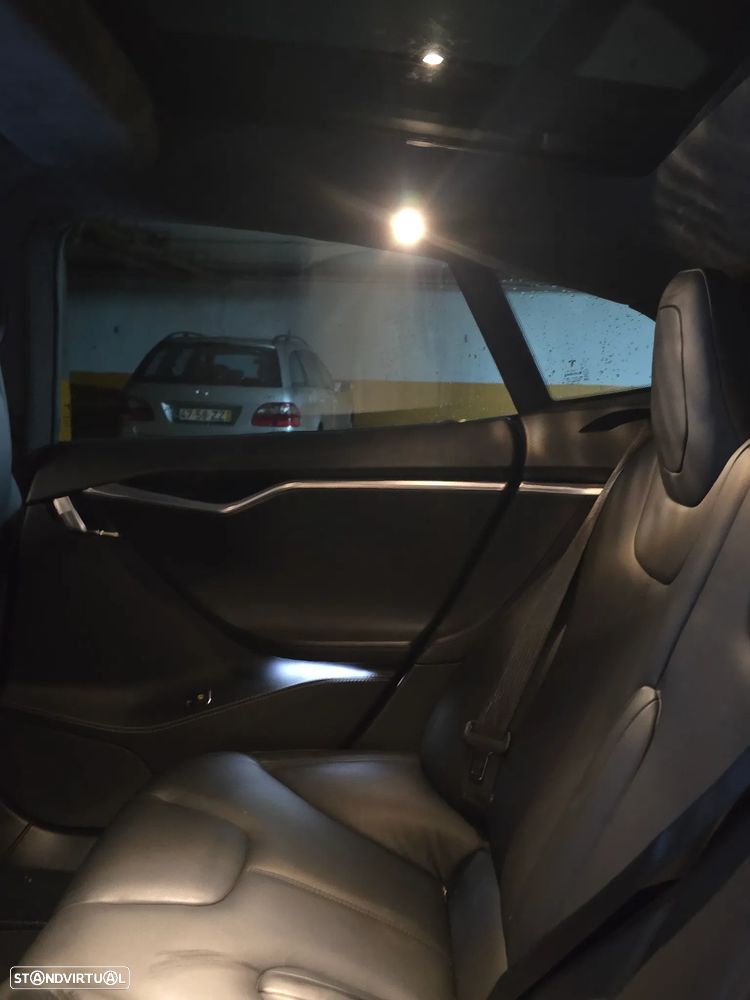 Tesla Model S 90D AWD - 18