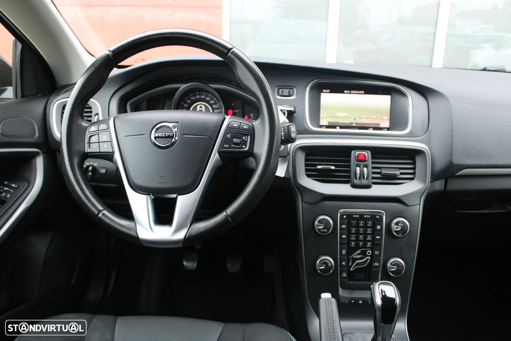 Volvo V40 2.0 D3 Momentum - 18